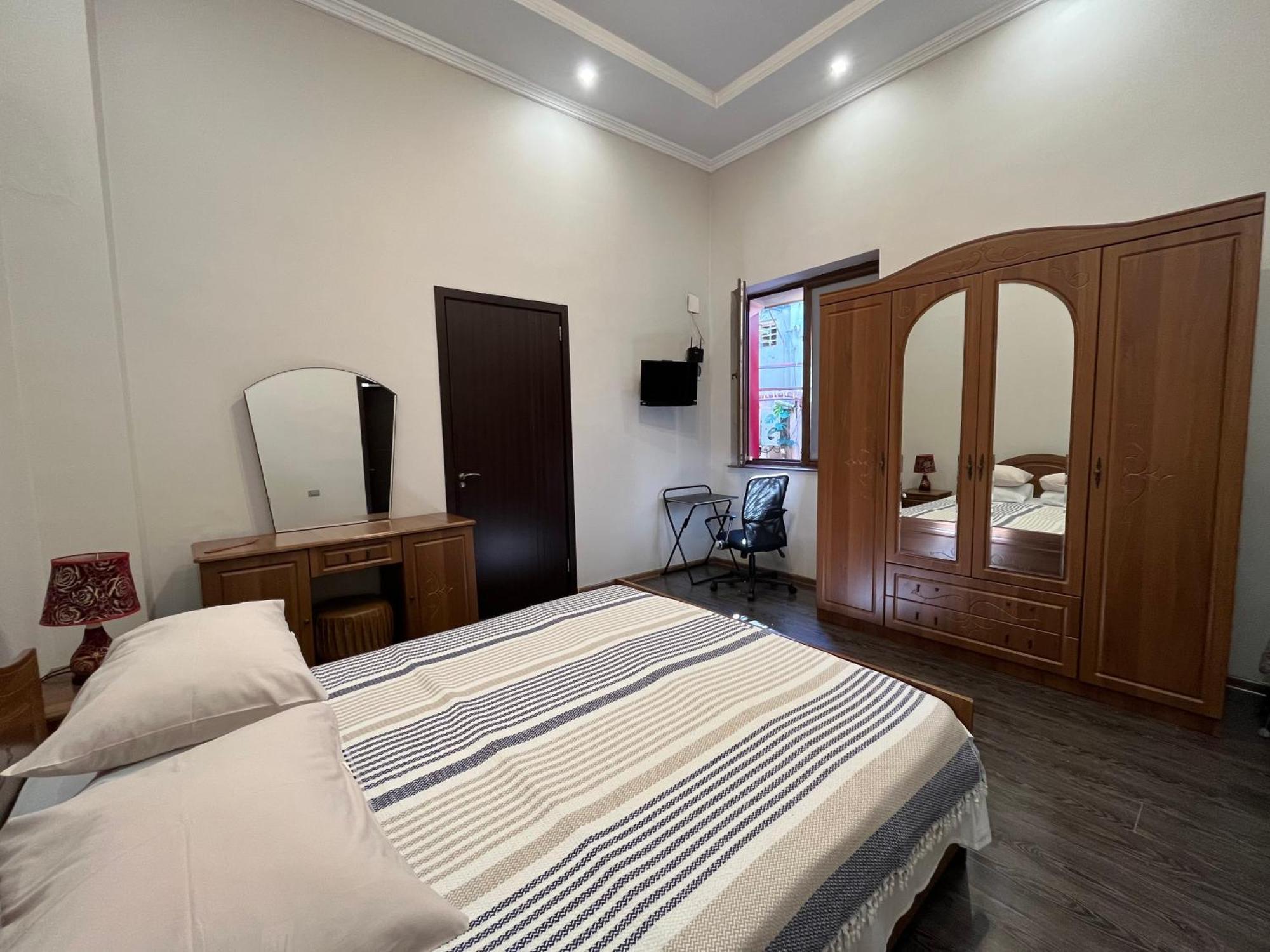 Old Batumi Apartment On Kostava 9 外观 照片