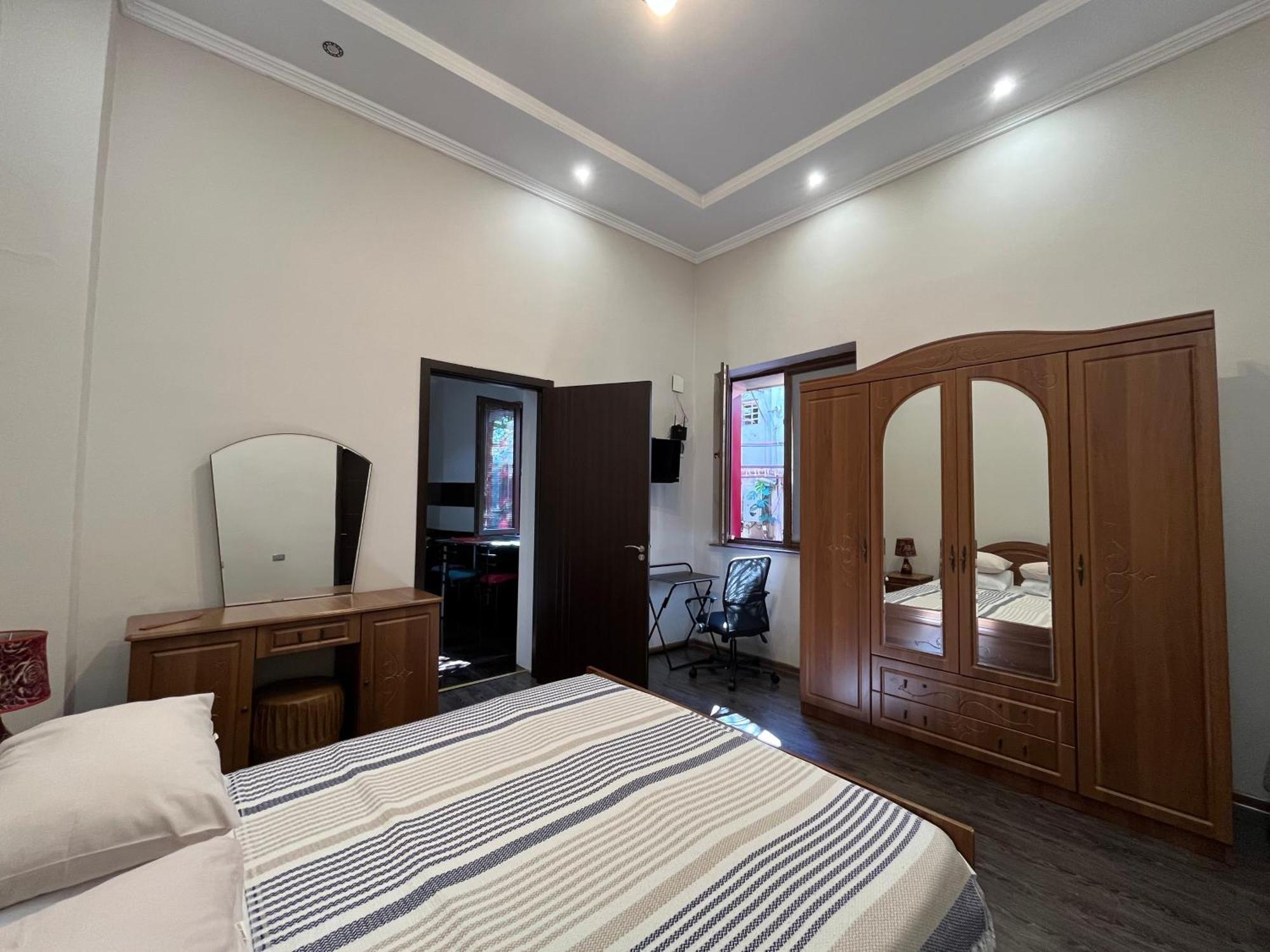 Old Batumi Apartment On Kostava 9 外观 照片